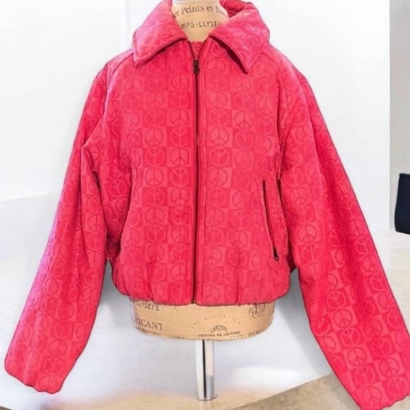 Urban outfitters winter jacket. Pink patterned peace signs all over. Gently worn - Picture 7 of 16